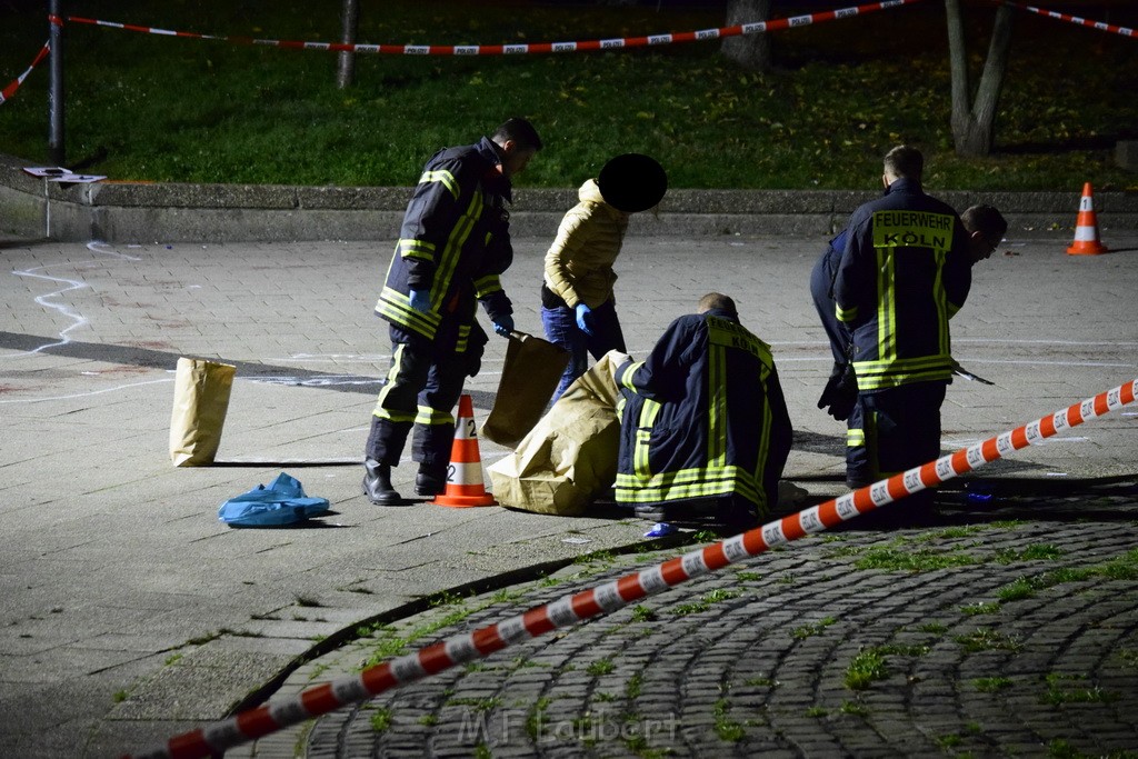 Einsatz BF Messerstecherei Koeln Neustadt Nord Eberplatz Platzmitte P222.JPG - Miklos Laubert